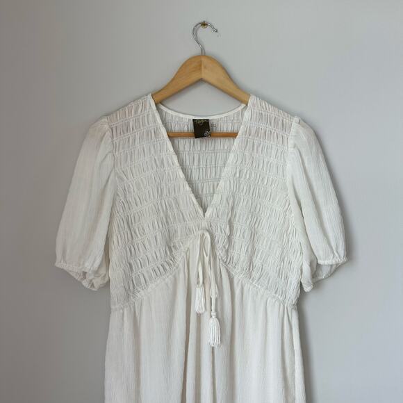 Taylor Smocked Tiered V-Neck A-Line Maxi Dress White L - Picture 4 of 9